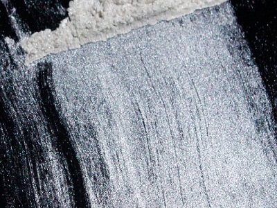 Poudre nacrée argentée comestible pour gâteaux et desserts, 10-60 µm – F1100A - Kolortek