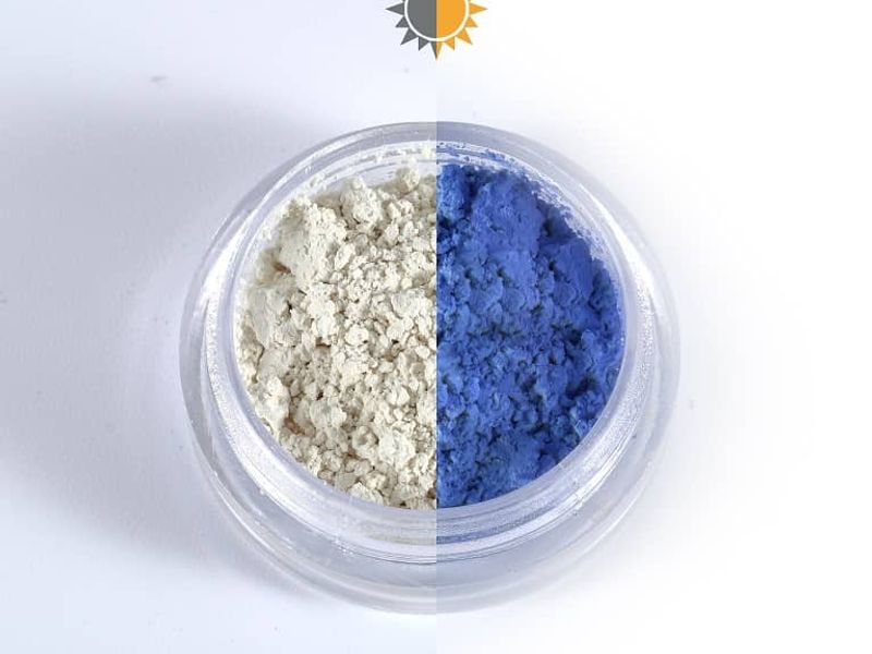 Poudre photochromique bleue, réactive à la lumière solaire, 1–10 μm – KT-PMC-14-BA - Kolortek