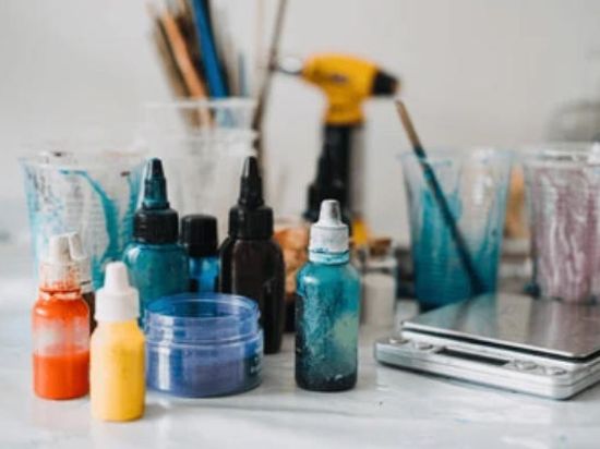 Comment choisir le bon colorant pour vos projets en résine